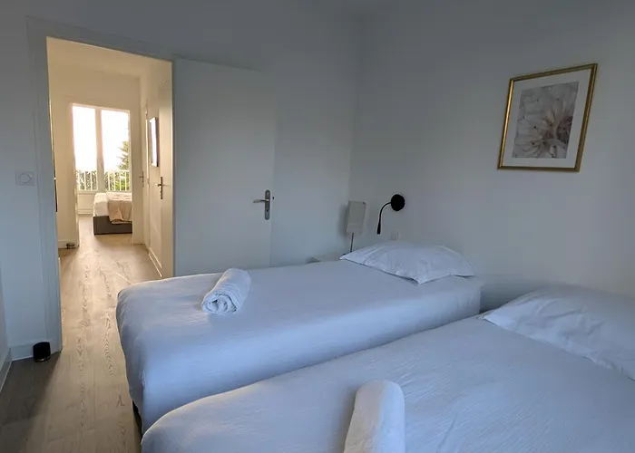 Apartment Vue A Deux Pas Du Sentier Cotier