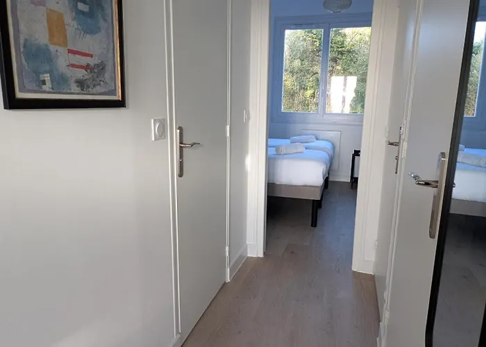 Vue A Deux Pas Du Sentier Cotier